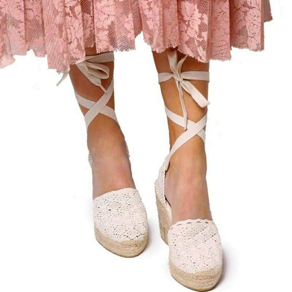 NWOT BROWNS Espadrilles lace Wedge Sz 6.5